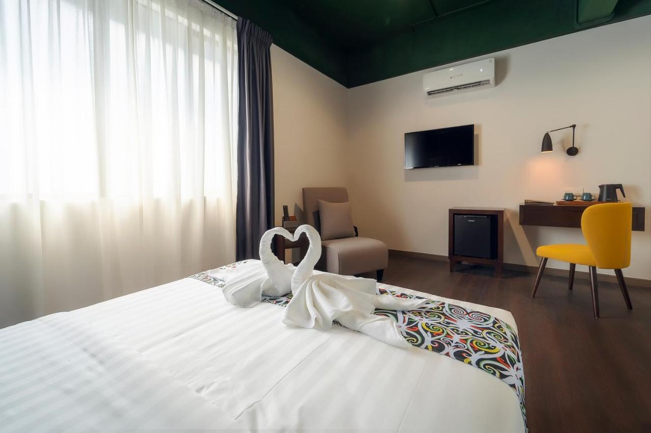 Premier Deluxe Queen Room Netflix