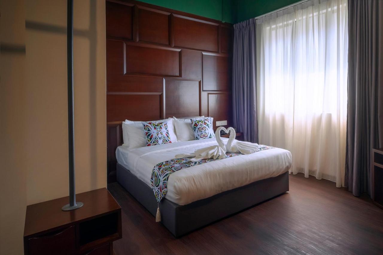 Premier Deluxe Queen Room Netflix